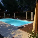 Black & White - Heated Pool *