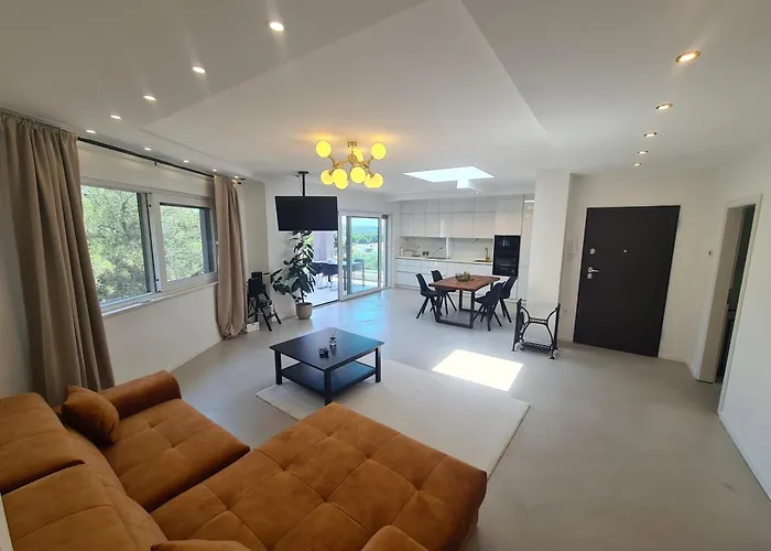 Villa Black & White - Heated Pool *