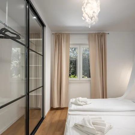 Villa Black & White Pula